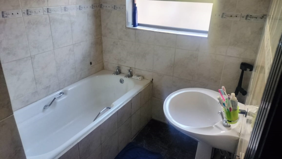 5 Bedroom Property for Sale in Universitas Free State